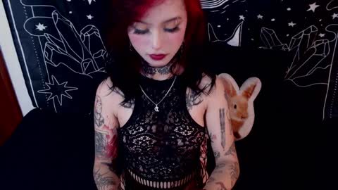 Snapshot of isabella__dark chatting on December 28, 2024, 11:48 pm    online show from December 28, 2024, 11:48 pm