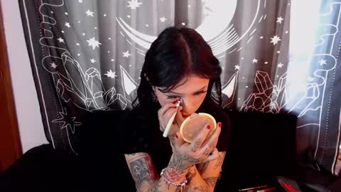 Snapshot of isabella__dark chatting on January 2, 2025, 6:56 pm    online show from January 2, 2025, 6:56 pm