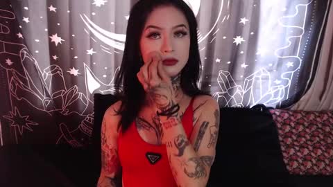 Snapshot of isabella__dark chatting on January 9, 2025, 7:40 pm    online show from January 9, 2025, 7:40 pm