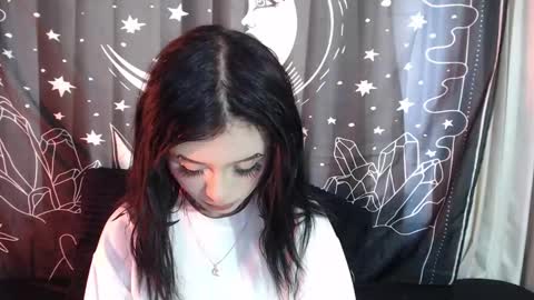 Snapshot of isabella__dark chatting on January 11, 2025, 9:25 pm    online show from January 11, 2025, 9:25 pm