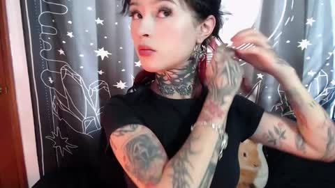 Snapshot of isabella__dark chatting on January 20, 2025, 6:32 pm    online show from January 20, 2025, 6:32 pm