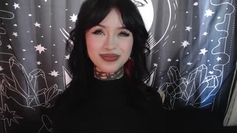 Snapshot of isabella__dark chatting on January 21, 2025, 7:28 pm    online show from January 21, 2025, 7:28 pm