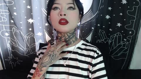 Snapshot of isabella__dark chatting on January 31, 2025, 8:22 pm    online show from January 31, 2025, 8:22 pm