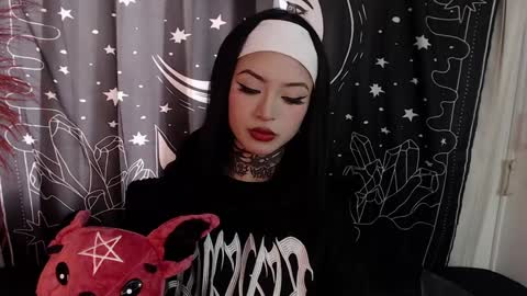 Snapshot of isabella__dark chatting on February 4, 2025, 8:49 pm    online show from February 4, 2025, 8:49 pm