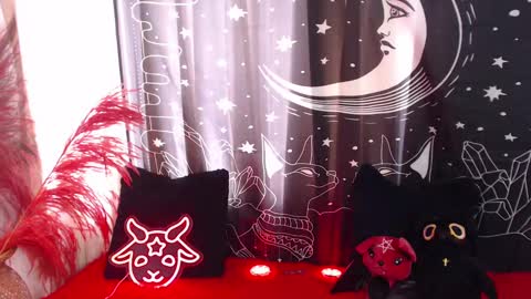 Snapshot of isabella__dark chatting on February 21, 2025, 7:32 pm    online show from February 21, 2025, 7:32 pm