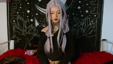 Snapshot of isabella__dark chatting on October 11, 2025, 11:03 pm    online show from October 11, 2025, 11:03 pm