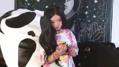 Snapshot of isabella__dark chatting on October 20, 2025, 9:26 pm    online show from October 20, 2025, 9:26 pm