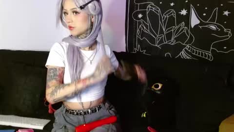 Snapshot of isabella__dark chatting on October 25, 2025, 10:15 pm    online show from October 25, 2025, 10:15 pm