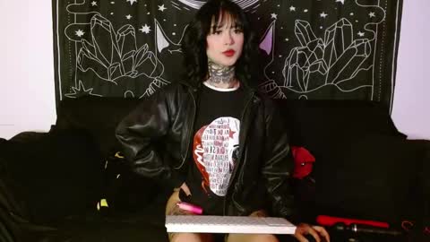 Snapshot of isabella__dark chatting on October 27, 2025, 1:31 am    online show from October 27, 2025, 1:31 am