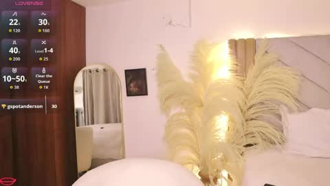 Snapshot of isabella_cox__ chatting on May 30, 2026, 5:04 am Isabella online show from May 30, 2026, 5:04 am