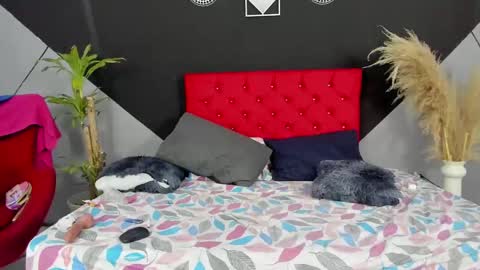 isabella_fire96 online show from March 10, 2025, 5:07 pm