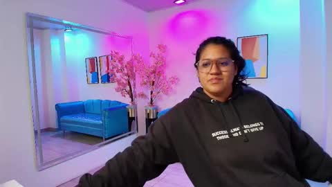 Snapshot of isabella_gomexx chatting on September 10, 2025, 3:39 am Isabella online show from September 10, 2025, 3:39 am