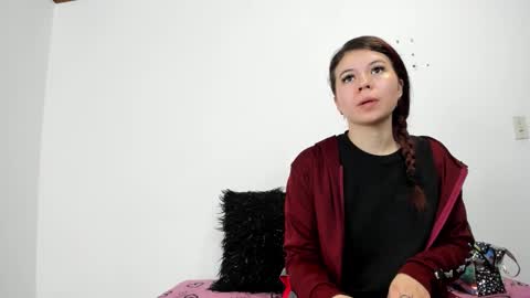 Snapshot of isabella_jaramillo chatting on October 14, 2025, 12:17 pm isabella_jaramillo online show from October 14, 2025, 12:17 pm