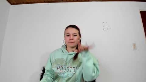 Snapshot of isabella_jaramillo chatting on November 3, 2025, 11:55 am isabella_jaramillo online show from November 3, 2025, 11:55 am