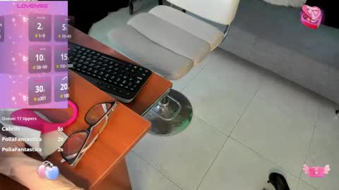 Snapshot of isabella_lt chatting on January 9, 2025, 5:33 pm online show from January 9, 2025, 5:33 pm