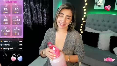 Snapshot of isabella_lt chatting on January 22, 2025, 5:17 pm online show from January 22, 2025, 5:17 pm