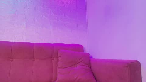 Isabella online show from October 22, 2025, 5:08 am