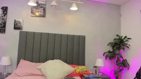 Isabella Nowa online show from February 8, 2026, 11:46 am