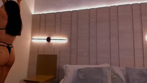 isa  online show from October 7, 2025, 9:01 pm