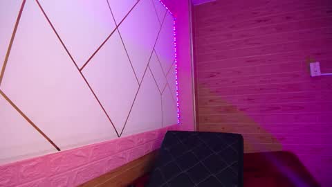 isabella_roseee online show from January 6, 2026, 5:22 am