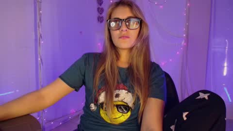 Isabella Rros online show from December 2, 2025, 1:22 am