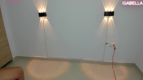 Isabella Thompson online show from September 16, 2025, 9:05 pm