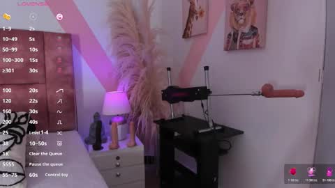 Isabella White online show from February 5, 2026, 4:44 pm