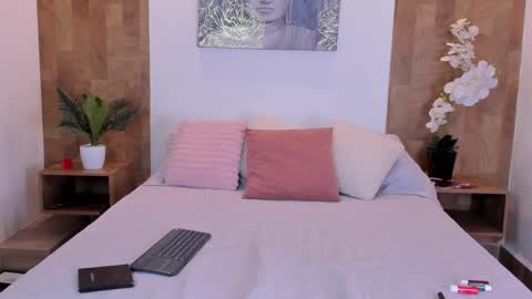 Snapshot of isabella_winkler chatting on February 28, 2026, 1:01 pm isabella_winkler online show from February 28, 2026, 1:01 pm