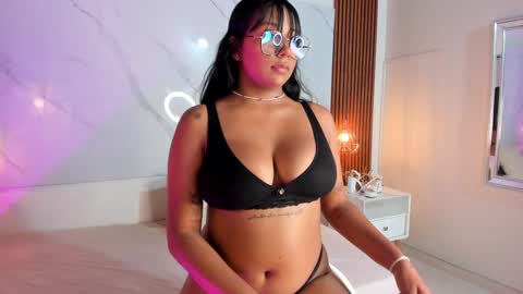 isabella zc online show from September 25, 2025, 8:23 pm