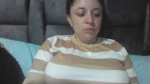 isabellaa_hills_ online show from May 26, 2026, 5:53 pm