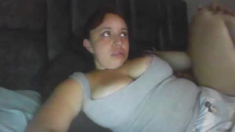 isabellaa_hills_ online show from May 27, 2026, 2:19 am
