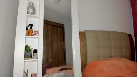 Snapshot of isabellabeker_ chatting on October 25, 2025, 8:11 am ISABEL online show from October 25, 2025, 8:11 am