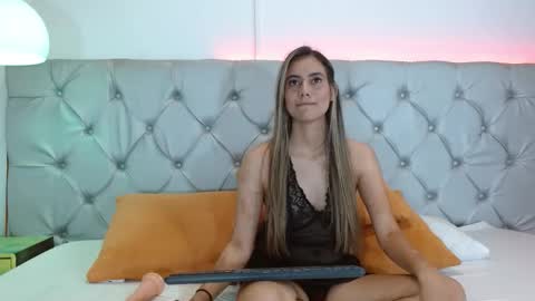 luna veyra online show from November 11, 2025, 2:06 pm