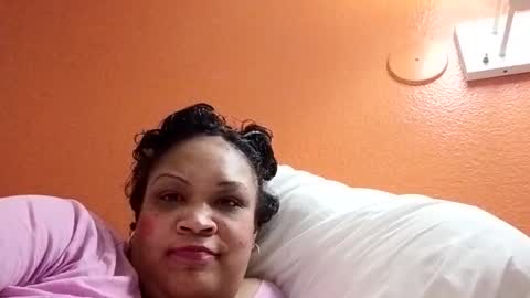 Snapshot of isabellacloverlove chatting on February 15, 2026, 1:46 am Isabella online show from February 15, 2026, 1:46 am