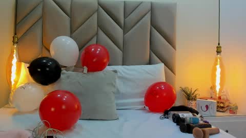 isabellafoox online show from May 10, 2026, 2:33 pm