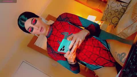 isabellagirs online show from October 31, 2025, 9:10 am