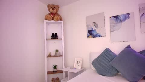 Isabella  online show from May 29, 2026, 1:31 pm