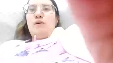 isabellahunter2 online show from June 8, 2026, 5:08 am