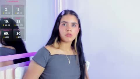 Isabella  online show from October 8, 2025, 11:46 pm