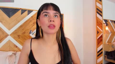 Isabella  online show from November 6, 2025, 1:34 pm