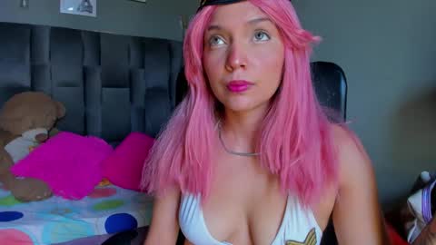 Snapshot of isabellamoons chatting on September 24, 2025, 9:07 pm Isabella anal squirt latina colombian paisa online show from September 24, 2025, 9:07 pm