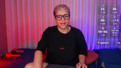 Isabella Mout  online show from December 2, 2025, 10:05 pm