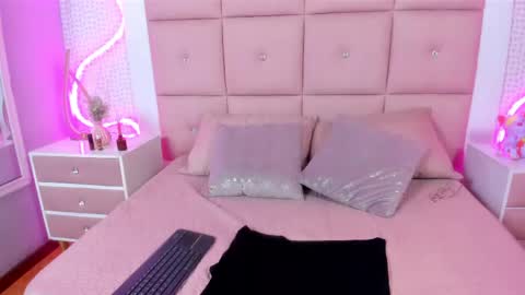 Snapshot of isabellapedraza chatting on May 14, 2026, 12:23 pm Isabel online show from May 14, 2026, 12:23 pm