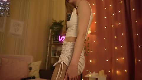 Bella online show from November 14, 2025, 3:49 am