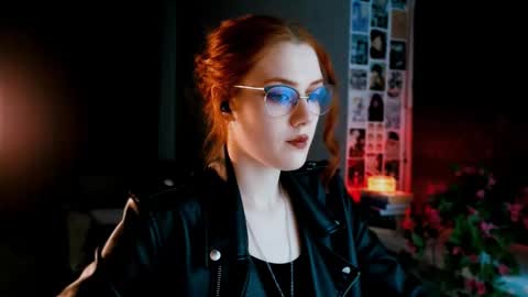 Snapshot of isabelle_stern chatting on February 19, 2025, 8:31 pm Madame Isabelle online show from February 19, 2025, 8:31 pm