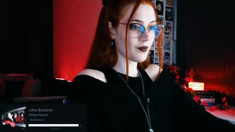 Snapshot of isabelle_stern chatting on September 25, 2025, 6:22 pm Madame Isabelle online show from September 25, 2025, 6:22 pm