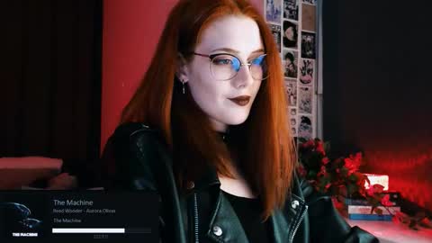 Snapshot of isabelle_stern chatting on October 1, 2025, 7:53 pm Madame Isabelle online show from October 1, 2025, 7:53 pm