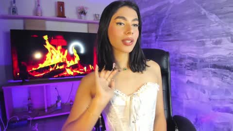 Snapshot of isabellefoxx chatting on December 17, 2024, 2:44 pm Isa online show from December 17, 2024, 2:44 pm