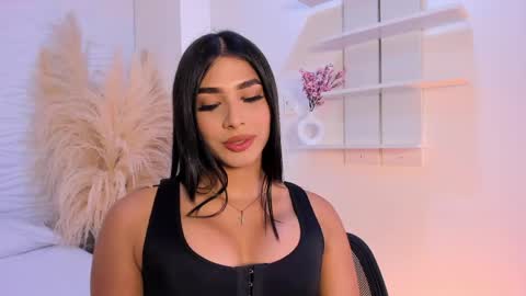 Isa online show from April 13, 2026, 10:37 pm