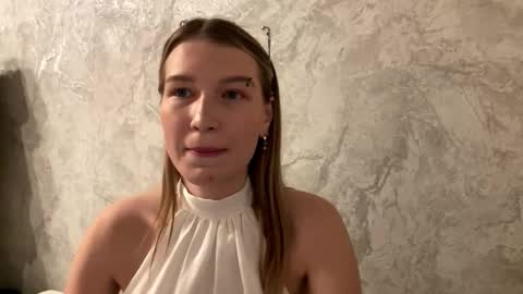 Snapshot of isabellekropidlowski chatting on October 9, 2025, 2:37 pm Im Olivia online show from October 9, 2025, 2:37 pm